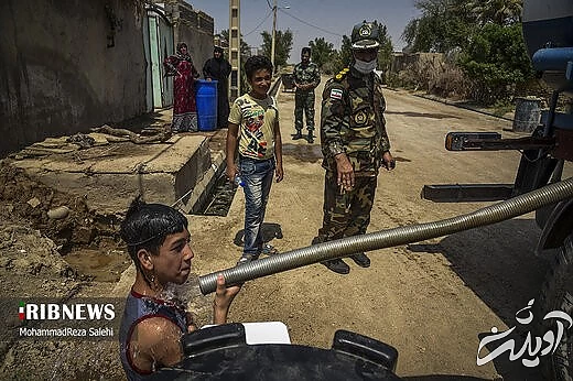 آبرسانی تانکرهای ارتش به روستاهای دشت آزادگان اهواز